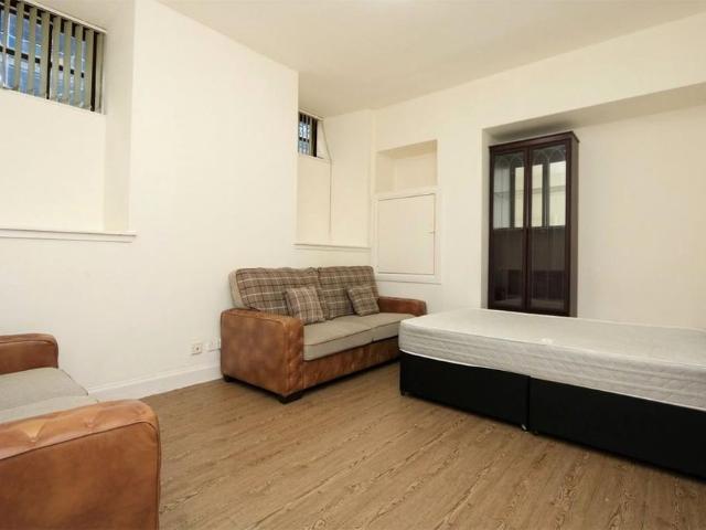 Studio for rent in Blythswood Holm, Scotland