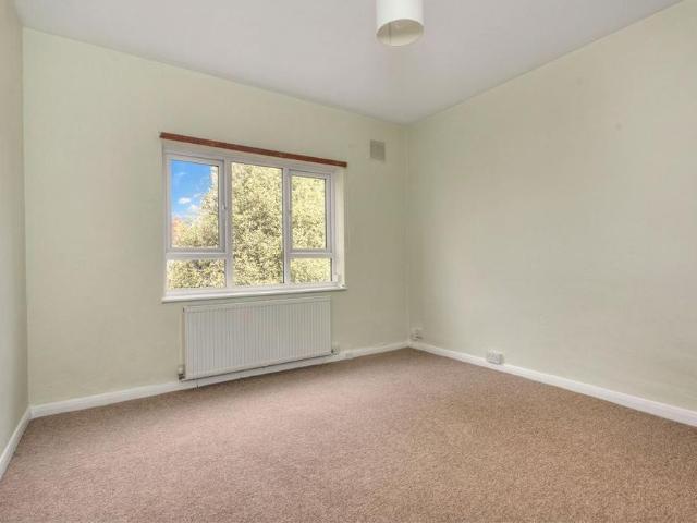 Studio for rent in Brunswick