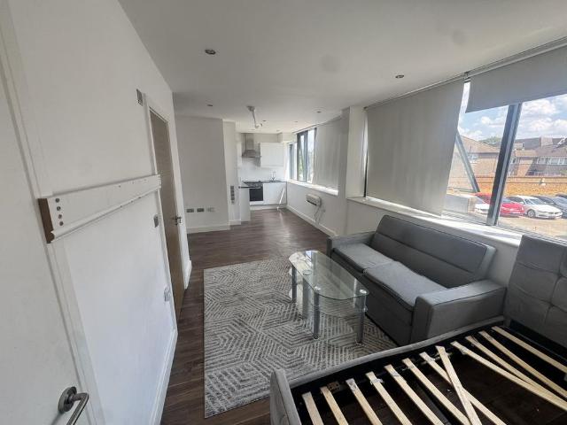 Studio for rent in Wealdstone, Greater London