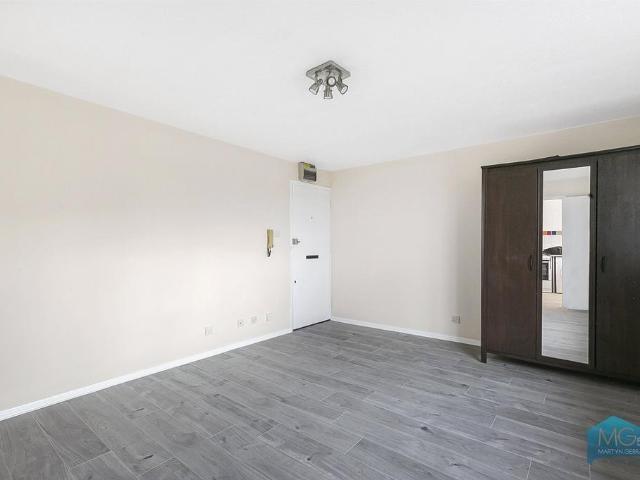 Flat for rent in Cat Hill, Isle Of Man