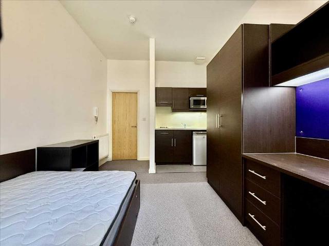 Flat for rent in Greenbank, Mount Wise