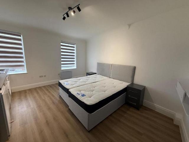 Studio for rent in Cockfosters, Greater London