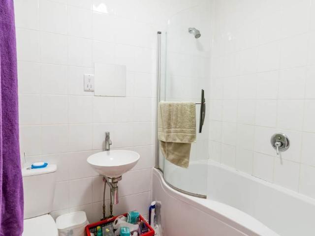 Studio for rent in Higham Ferrers, Isle Of Man