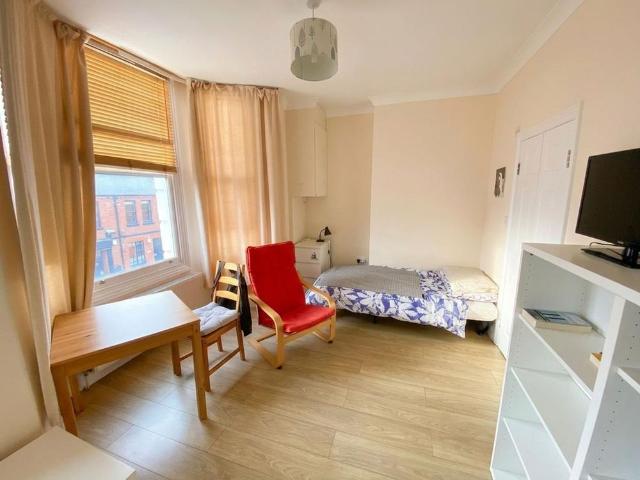 Studio for rent in Round Hill, Brighton & Hove