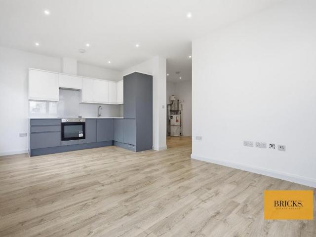 Flat for rent in The High, Harlow