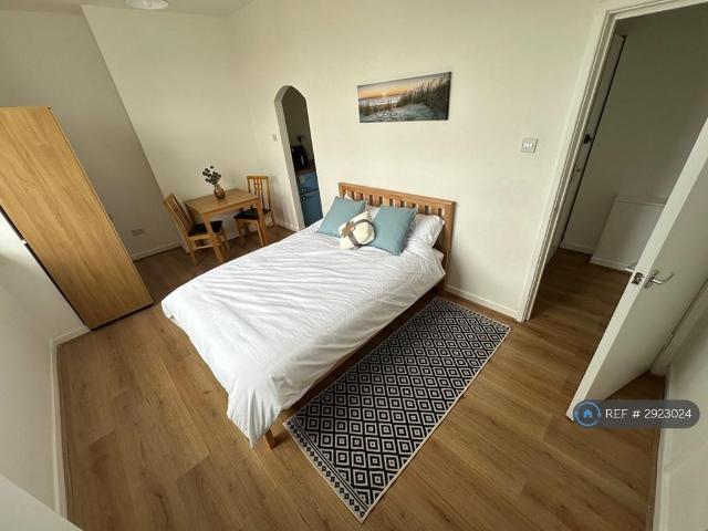 Flat for rent in New Brighton, Liscard