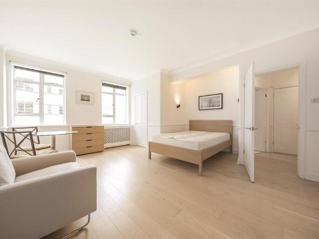 Flat for rent in Chelsea, Greater London