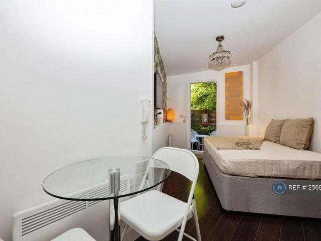 Studio for rent in Fitzrovia, Greater London