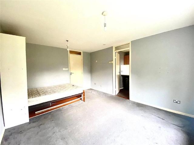 Studio for rent in Crook Log, Greater London