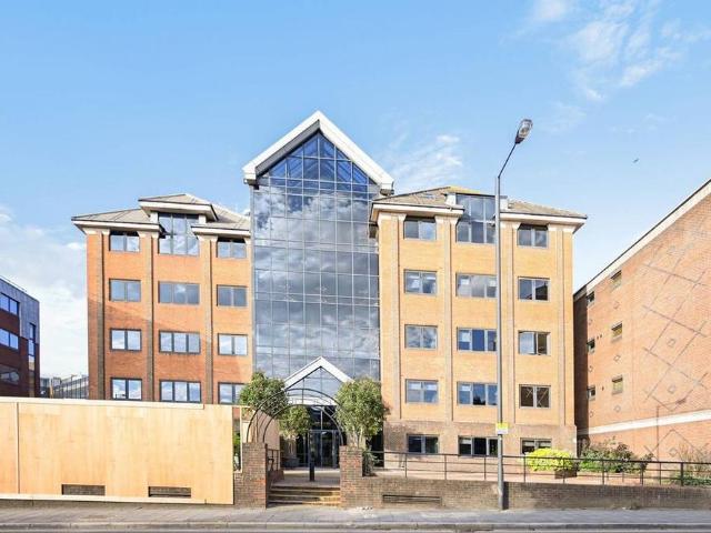 Studio for rent in Westminster, Victoria