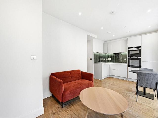 Studio for rent in Colindale, Greater London