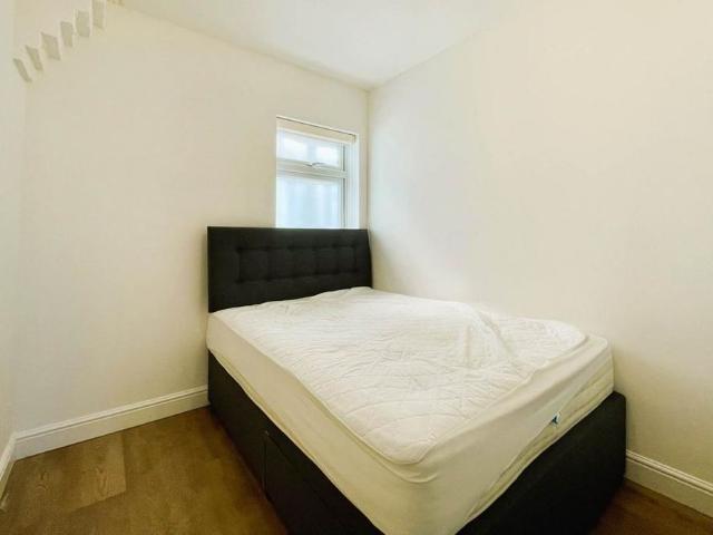 Studio for rent in London Borough of Merton, Greater London