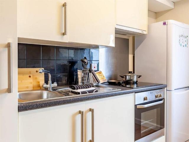 Studio for rent in Reading