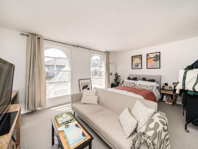 Studio for rent in Strawberry Hill, Greater London