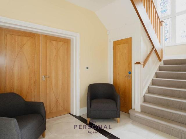 Studio for rent in Epsom, Epsom and Ewell