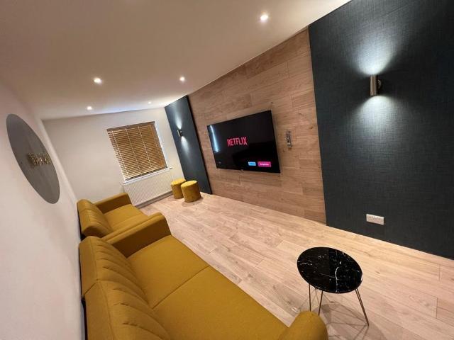 Room for rent in Foxhayes, Exeter