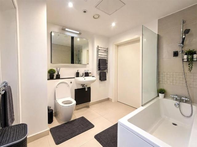 Studio for rent in Greenhill, Greater London