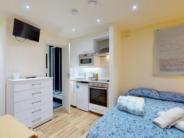 Flat for rent in Cricklewood, Greater London