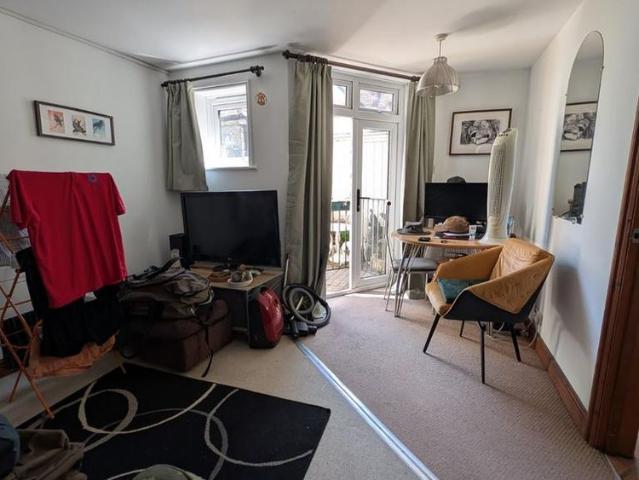 Studio for rent in Sandwich, Ash