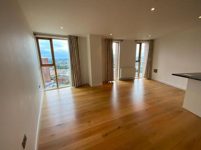 Studio for rent in Holbeck, West Yorkshire