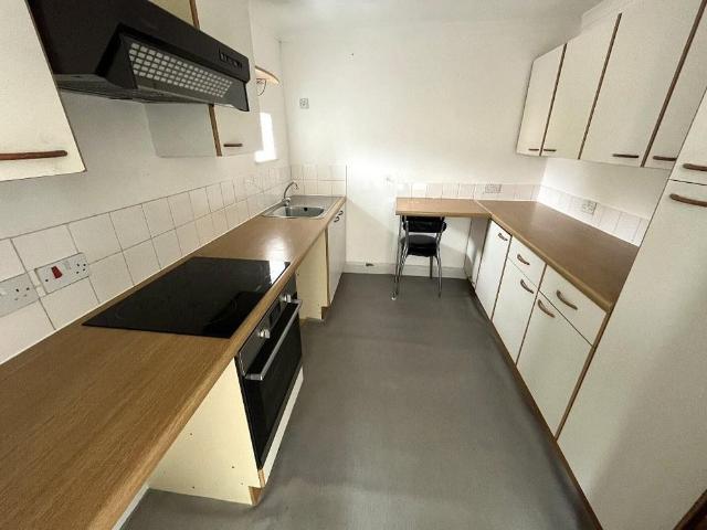 Studio for rent in Stonehouse, Plymouth