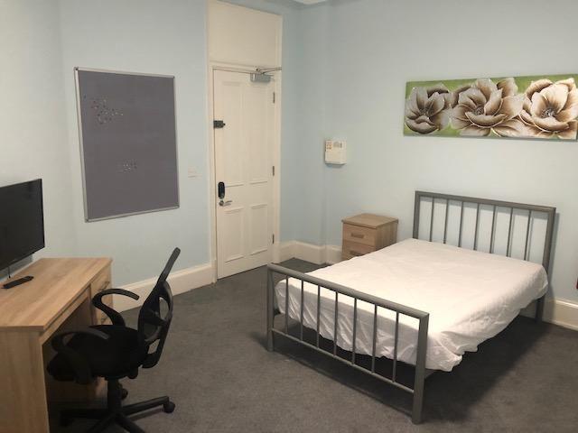 Room for rent in Park Central, Birmingham