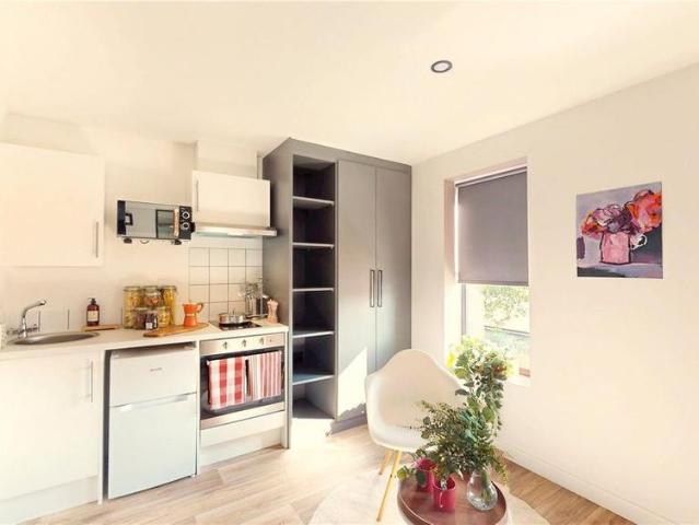 Studio for rent in Stirchley, West Midlands