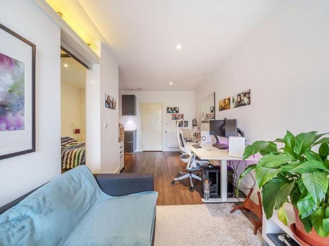Studio for rent in Glyndon, Greater London