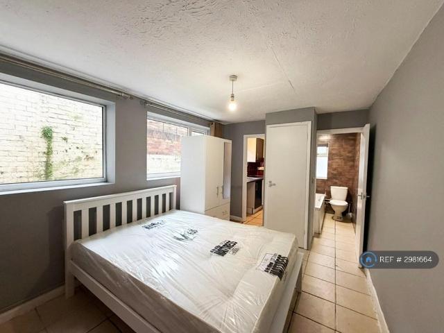 Flat for rent in Spring Park, Luton