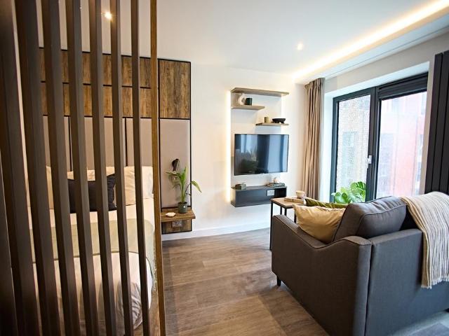 Studio for rent in Leylands, West Yorkshire