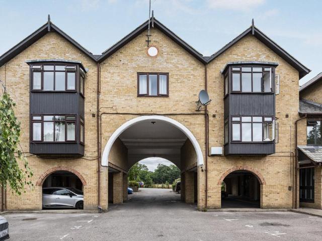 Flat for rent in Lessness Heath, Greater London