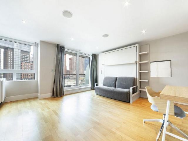 Studio for rent in Vauxhall, Greater London