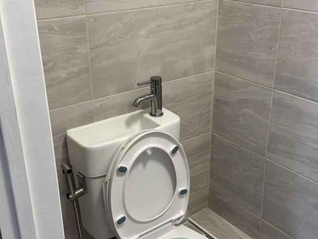 Flat for rent in Elm Park, Greater London
