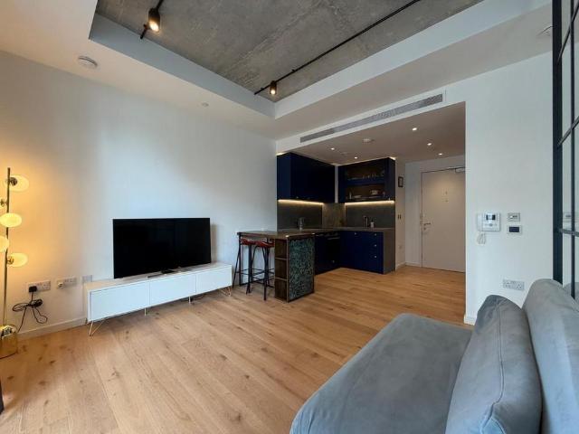 Studio for rent in Poplar Grove, Greater London