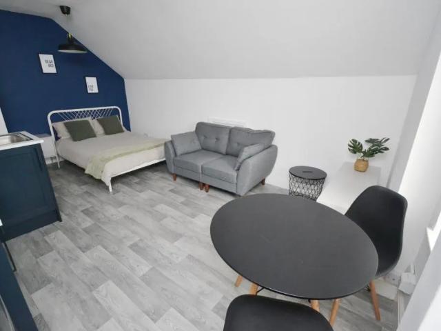 Studio for rent in West Bridgford, Rushcliffe