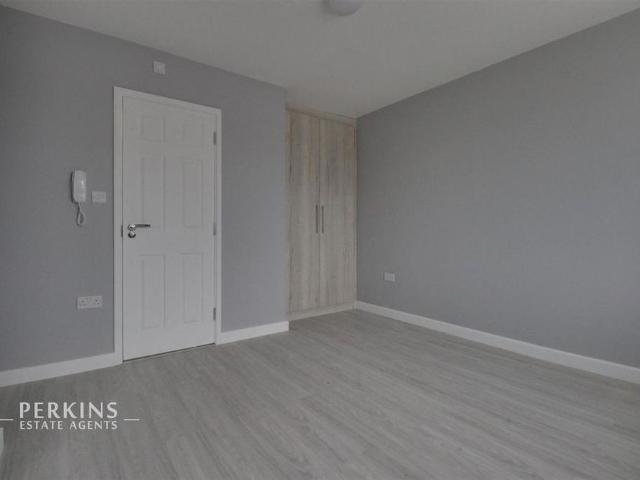 Studio for rent in London Borough of Ealing, Greater London
