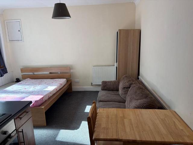 Studio for rent in Clifton Estate, Greater London