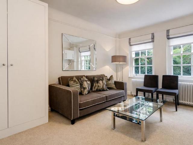 Studio for rent in Earl's Court, Greater London