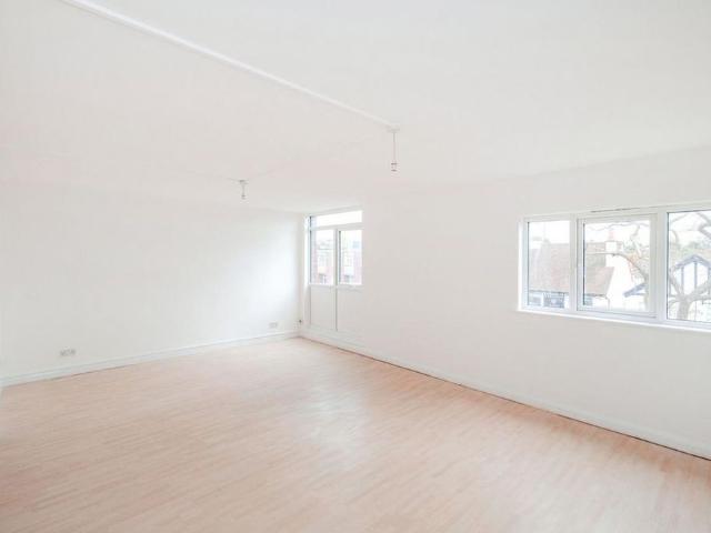 Studio for rent in Loughton, Epping Forest
