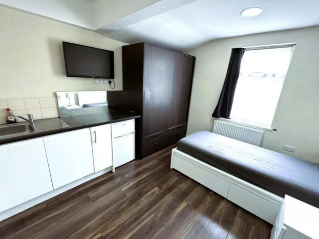 Studio for rent in Gants Hill, Greater London