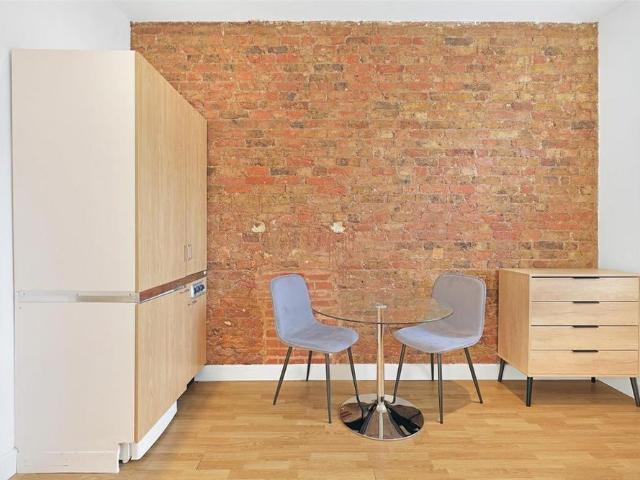 Studio for rent in Kensington, Greater London