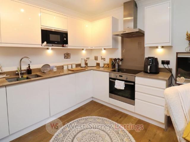 Flat for rent in Woking, Surrey