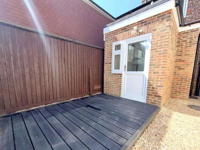 Flat for rent in Woking, Surrey
