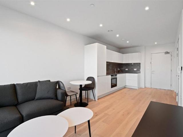 Studio for rent in Silvertown, Greater London