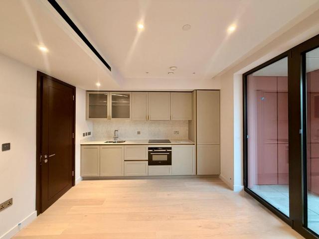 Flat for rent in Paddington, Isle Of Man