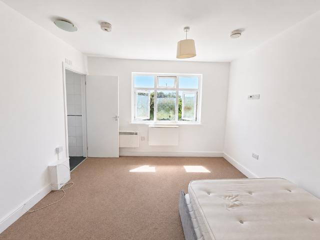 Studio for rent in East Barnet, Greater London