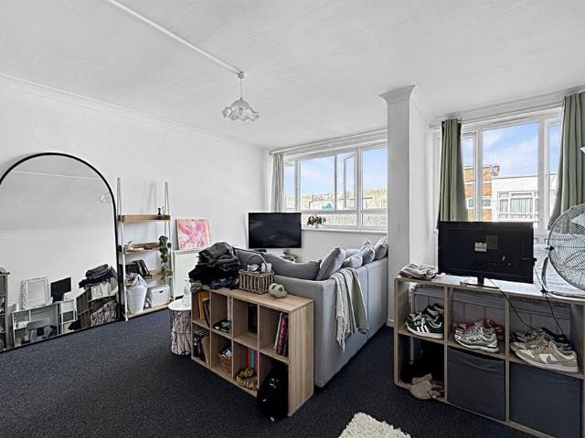 Studio for rent in Clapham, West Sussex