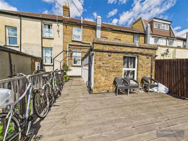 Flat for rent in Tolworth, Greater London