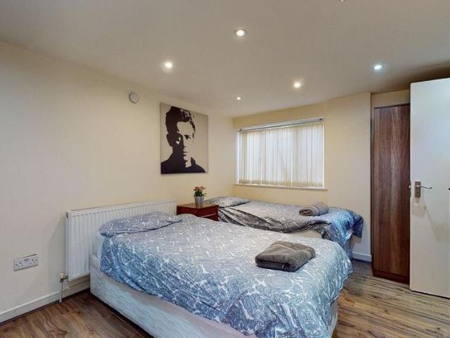 Studio for rent in The Slade, Oxfordshire