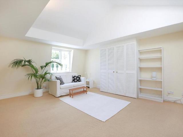 Studio for rent in Royal Borough of Kensington and Chelsea, Greater London